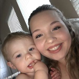 Meet your Posher, Ashley